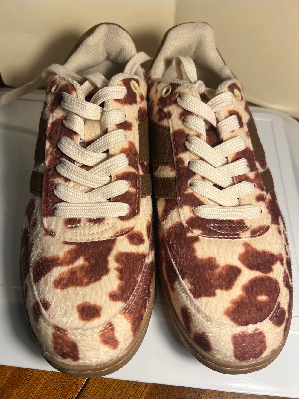 Lucky Step Cow Print Sneakers Women’s Size 39 Brown Cream Fuzzy Retro Shoes